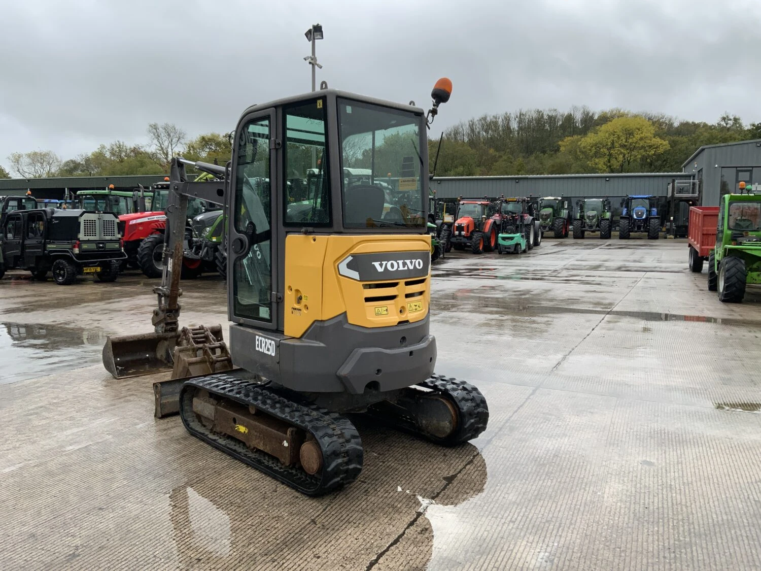 Багер Volvo ECR25D - изображение 4