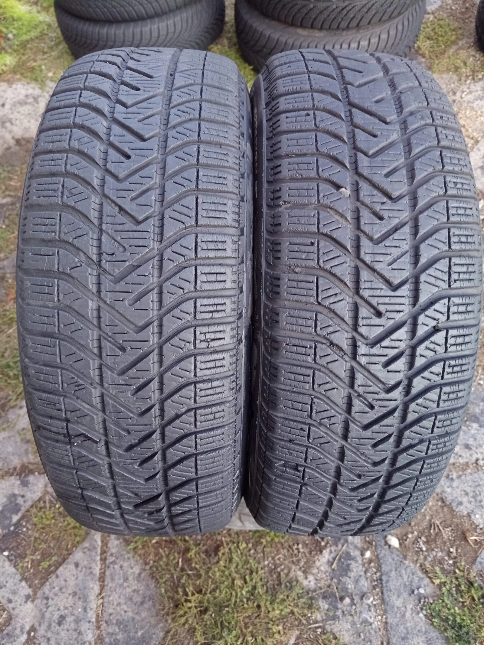 Гуми Зимни 185/60R15