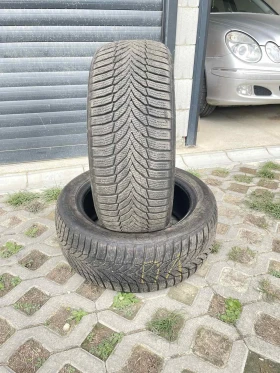 Гуми Зимни 225/50R17, снимка 1 - Гуми и джанти - 47640910