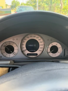 Mercedes-Benz E 320 AVANTGARDE - 5300 € - 33964539 14