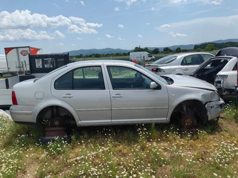 VW Bora 1.6i 1.9 Tdi 90.131kс, снимка 2 - Автомобили и джипове - 47183759