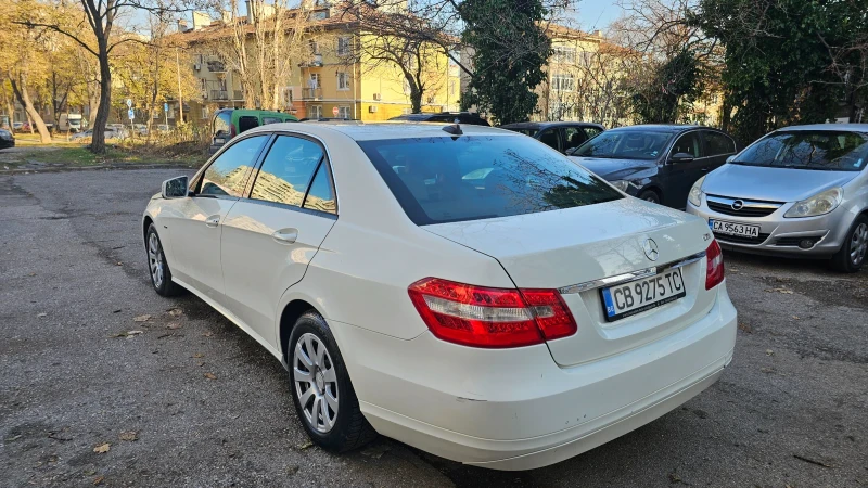 Mercedes-Benz E 200, снимка 8 - Автомобили и джипове - 48116319