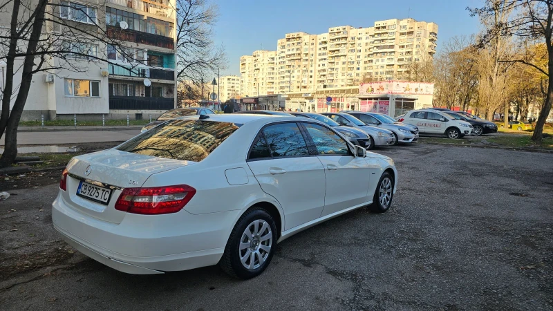 Mercedes-Benz E 200, снимка 6 - Автомобили и джипове - 48116319