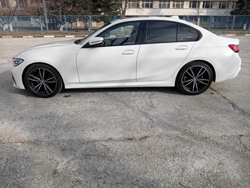 BMW 330 XI Head-up/Амбиент от представителство на БМВ, снимка 3 - Автомобили и джипове - 48754490