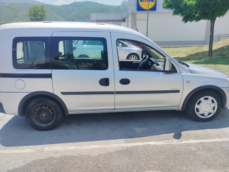 Opel Combo Tour 1.7 CDTI, снимка 4 - Автомобили и джипове - 49063830