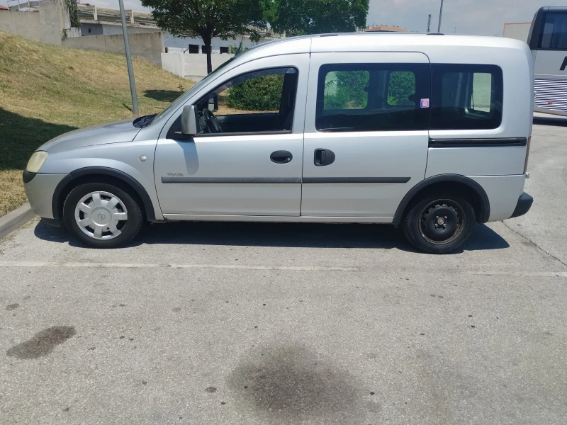 Opel Combo Tour 1.7 CDTI, снимка 3 - Автомобили и джипове - 49063830