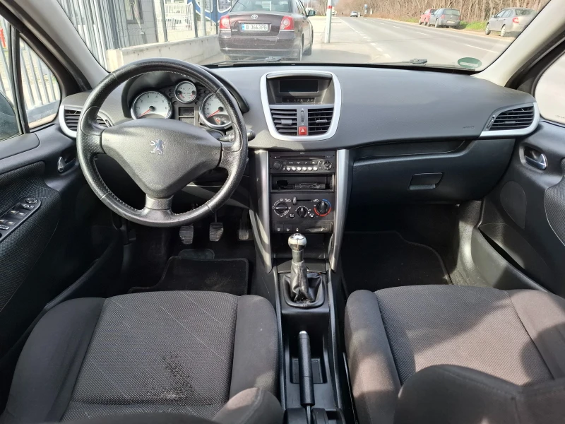 Peugeot 207 1.6i Клима EURO4, снимка 10 - Автомобили и джипове - 49501157