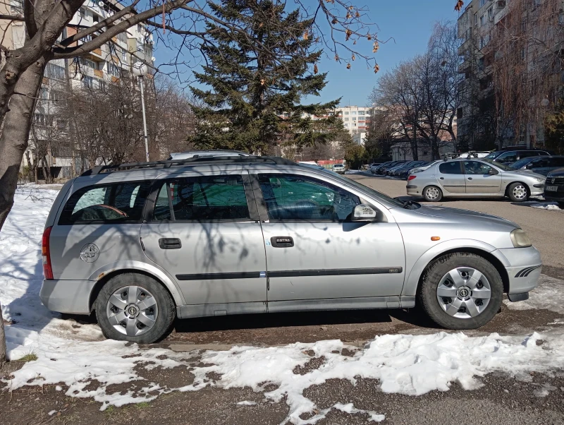 Opel Astra, снимка 2 - Автомобили и джипове - 49593435