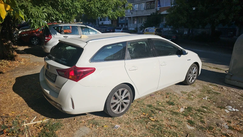 Toyota Auris 1.8i, снимка 4 - Автомобили и джипове - 52031988