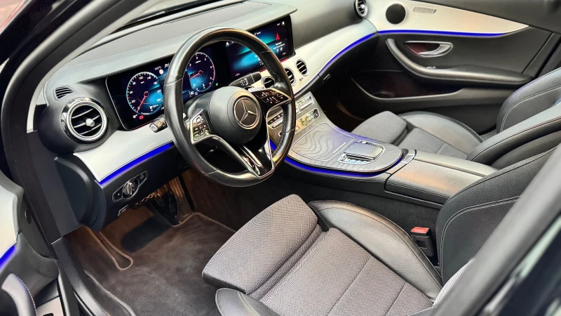 Mercedes-Benz E 220 * БАРТЕР* ЛИЗИНГ* 4matic* AMG* ОБСЛУЖЕНА* , снимка 10 - Автомобили и джипове - 52034626