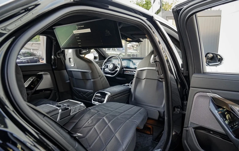 BMW 750 e xDrive, снимка 8 - Автомобили и джипове - 52480860
