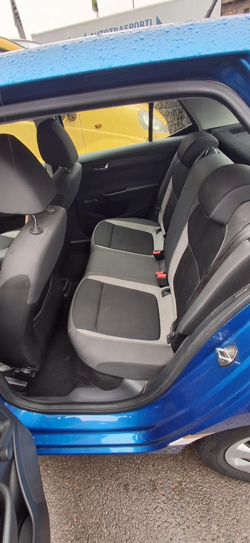 Skoda Fabia 1.0 MPI, снимка 7 - Автомобили и джипове - 53039873