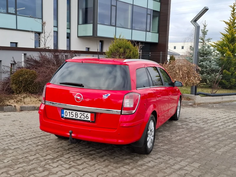 Opel Astra 1.7CDTI* (125кс)* FACELIFT* КОЖА* HOB BHOC* , снимка 12 - Автомобили и джипове - 53099961