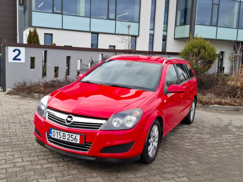 Opel Astra 1.7CDTI* (125кс)* FACELIFT* КОЖА* HOB BHOC* , снимка 2 - Автомобили и джипове - 53099961