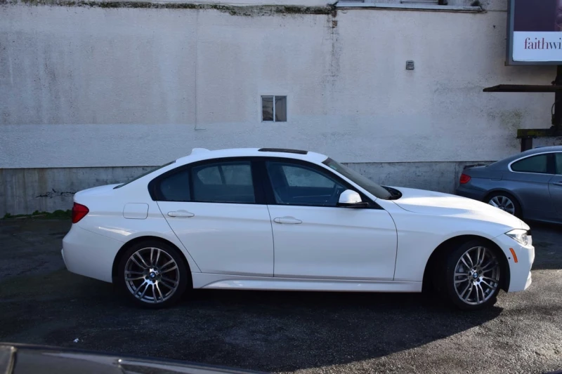 BMW 330 * 330i xDrive * CARFAX * БЕЗ ПЪРВОНАЧАЛНА ВНОСКА, снимка 3 - Автомобили и джипове - 53304372