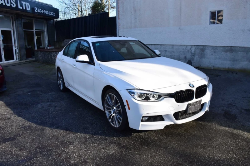 BMW 330 * 330i xDrive * CARFAX * БЕЗ ПЪРВОНАЧАЛНА ВНОСКА, снимка 14 - Автомобили и джипове - 53304372