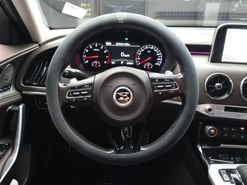 Kia Stinger 2.0 TURBO 2WD DREAM EDITION, снимка 13 - Автомобили и джипове - 55323239