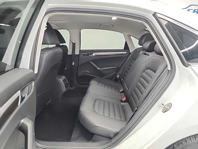 VW Passat 2.0 TSI - САМО 30% АВАНС, снимка 12 - Автомобили и джипове - 56267709