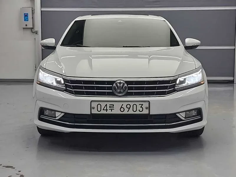 VW Passat 2.0 TSI - САМО 30% АВАНС, снимка 2 - Автомобили и джипове - 56267709
