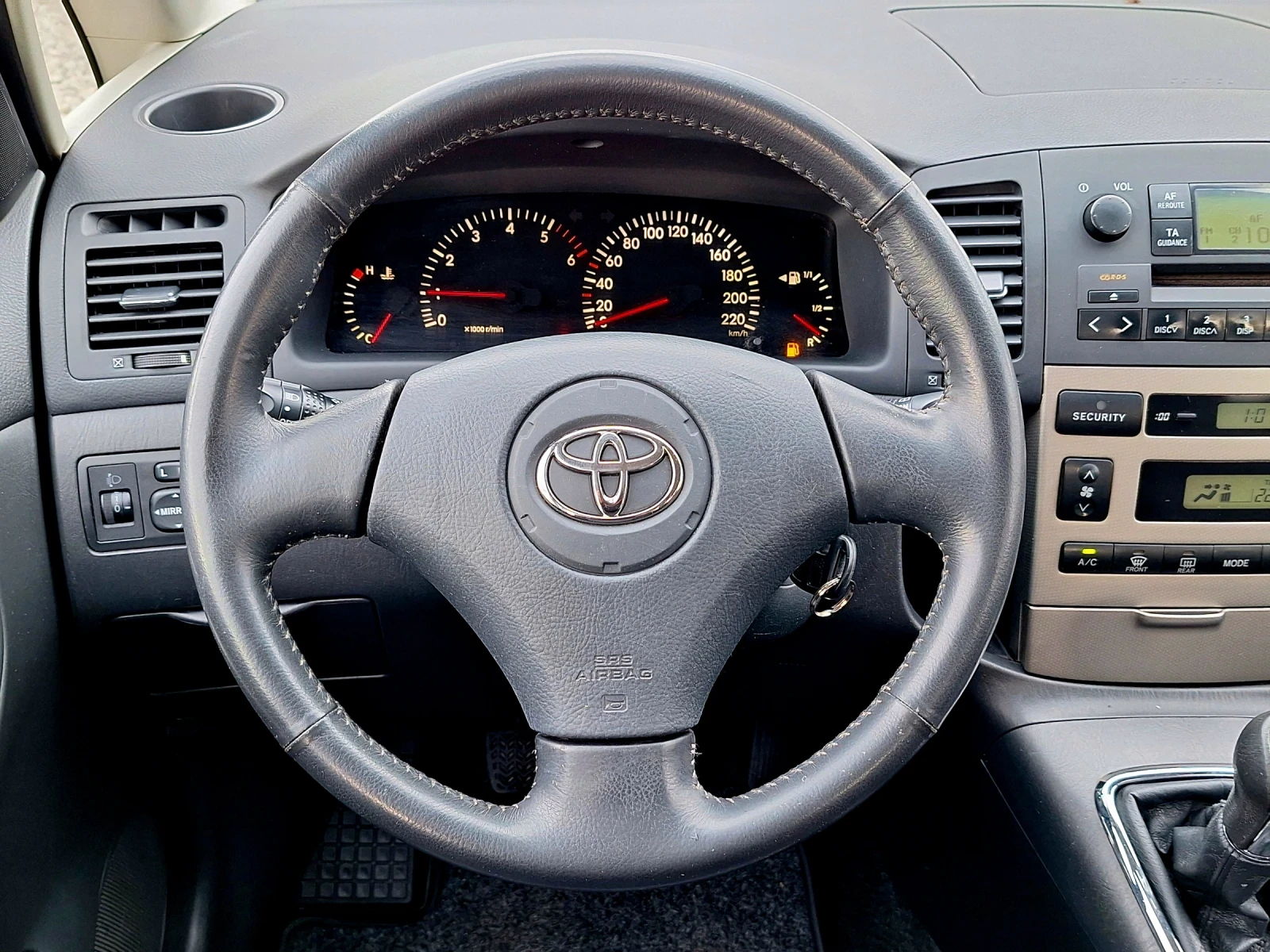 Toyota Corolla verso 2.0D4D* 90kc*  - изображение 8