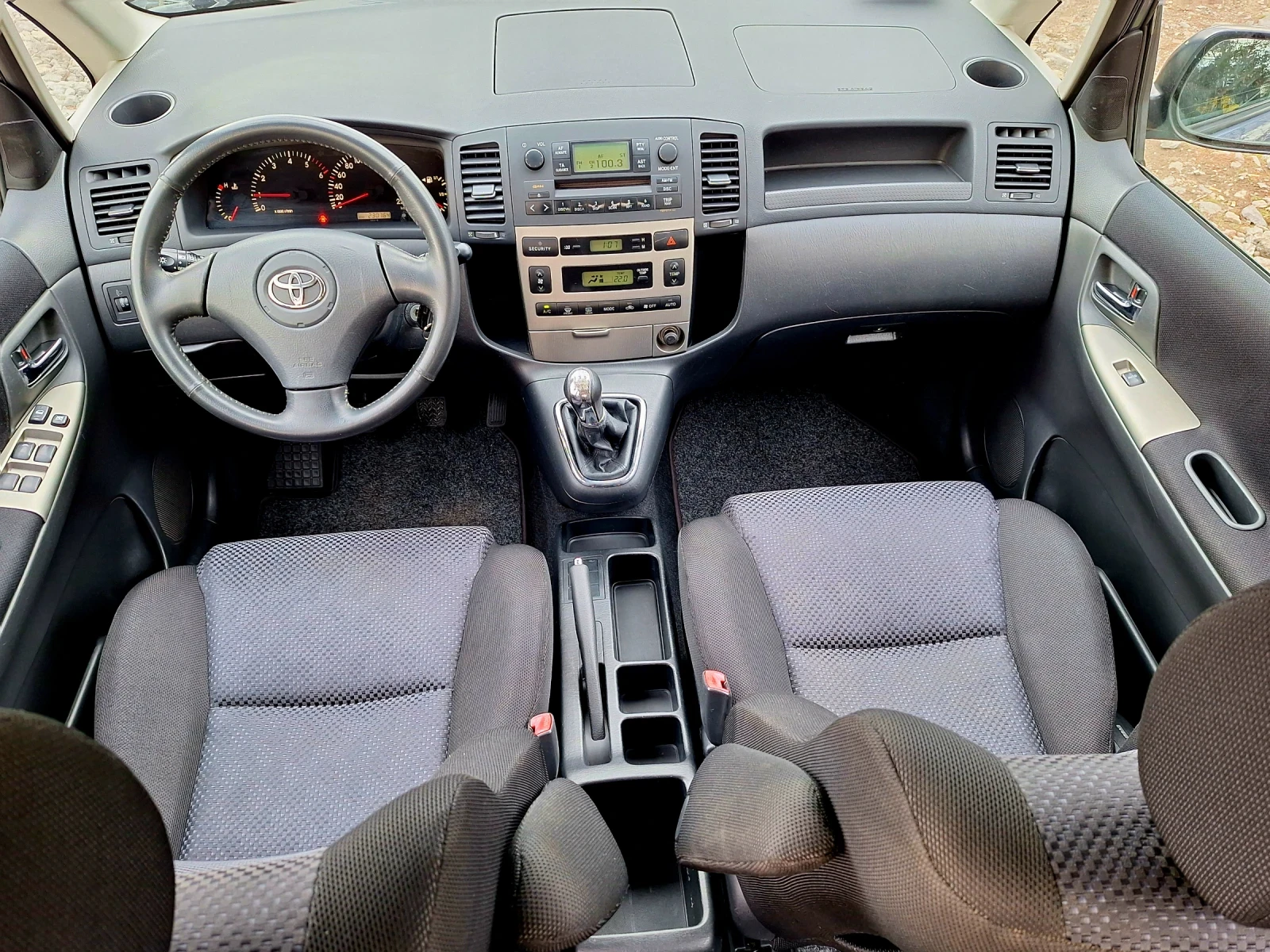 Toyota Corolla verso 2.0D4D* 90kc*  - изображение 9