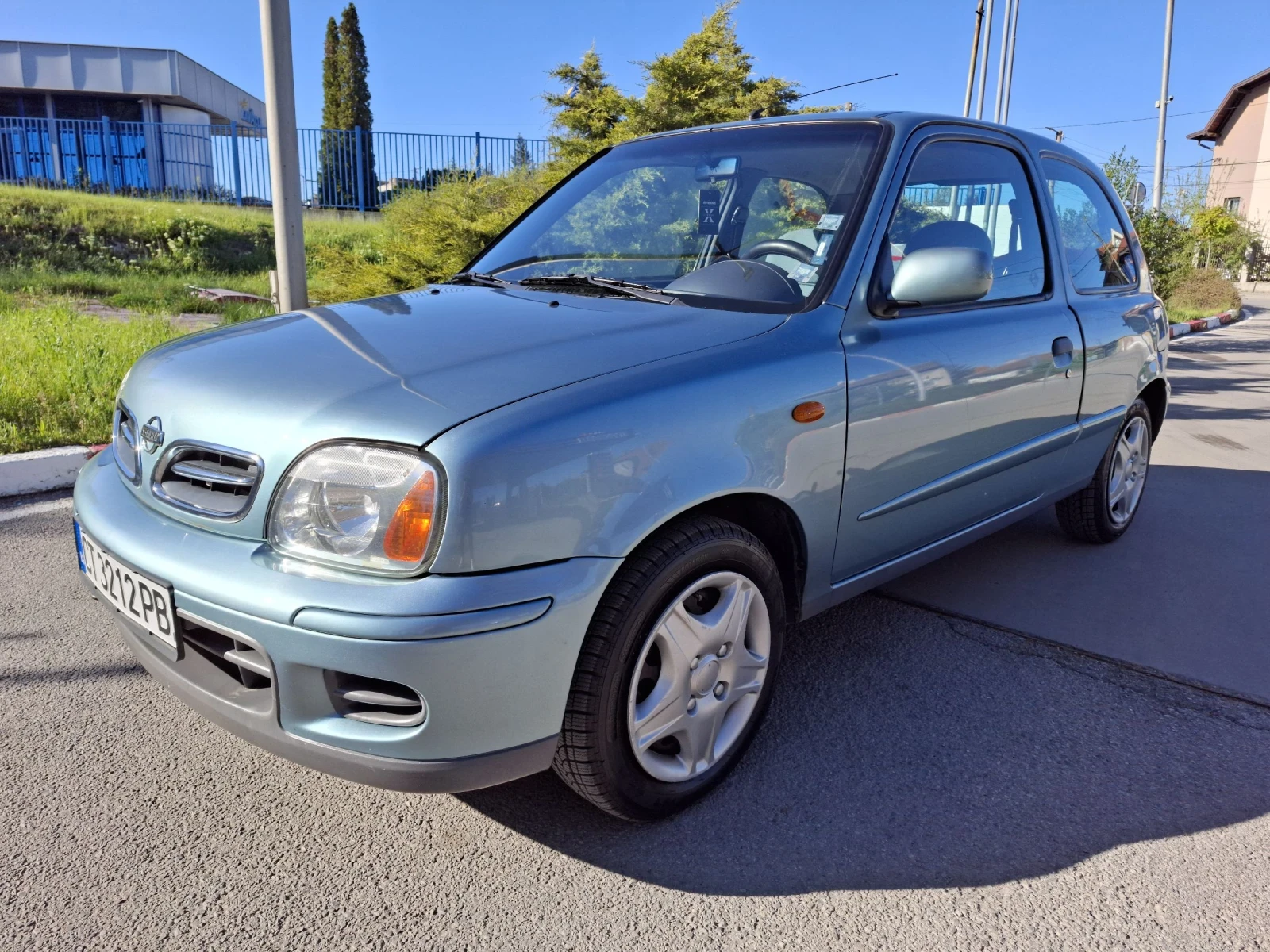 Nissan Micra 1.0 - изображение 8