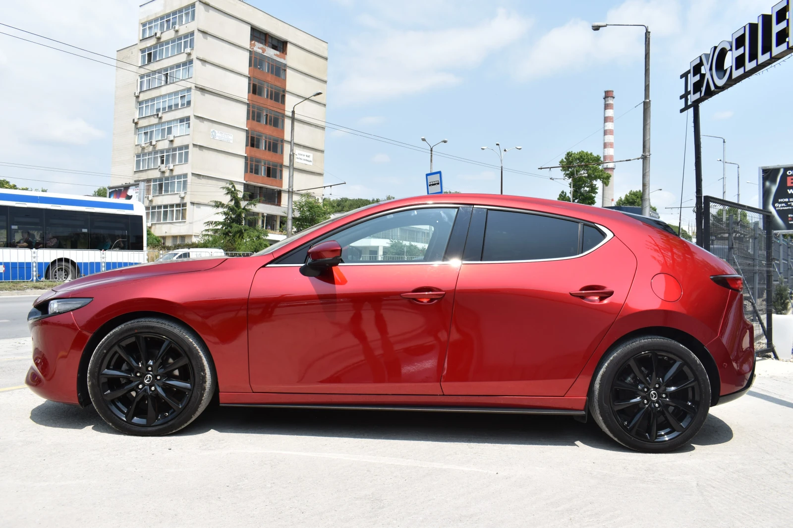 Mazda 3 2.0i* SKYACTIV-X* 360CAM* LINE-ASSIST* BRAKE-ASSIS - изображение 3