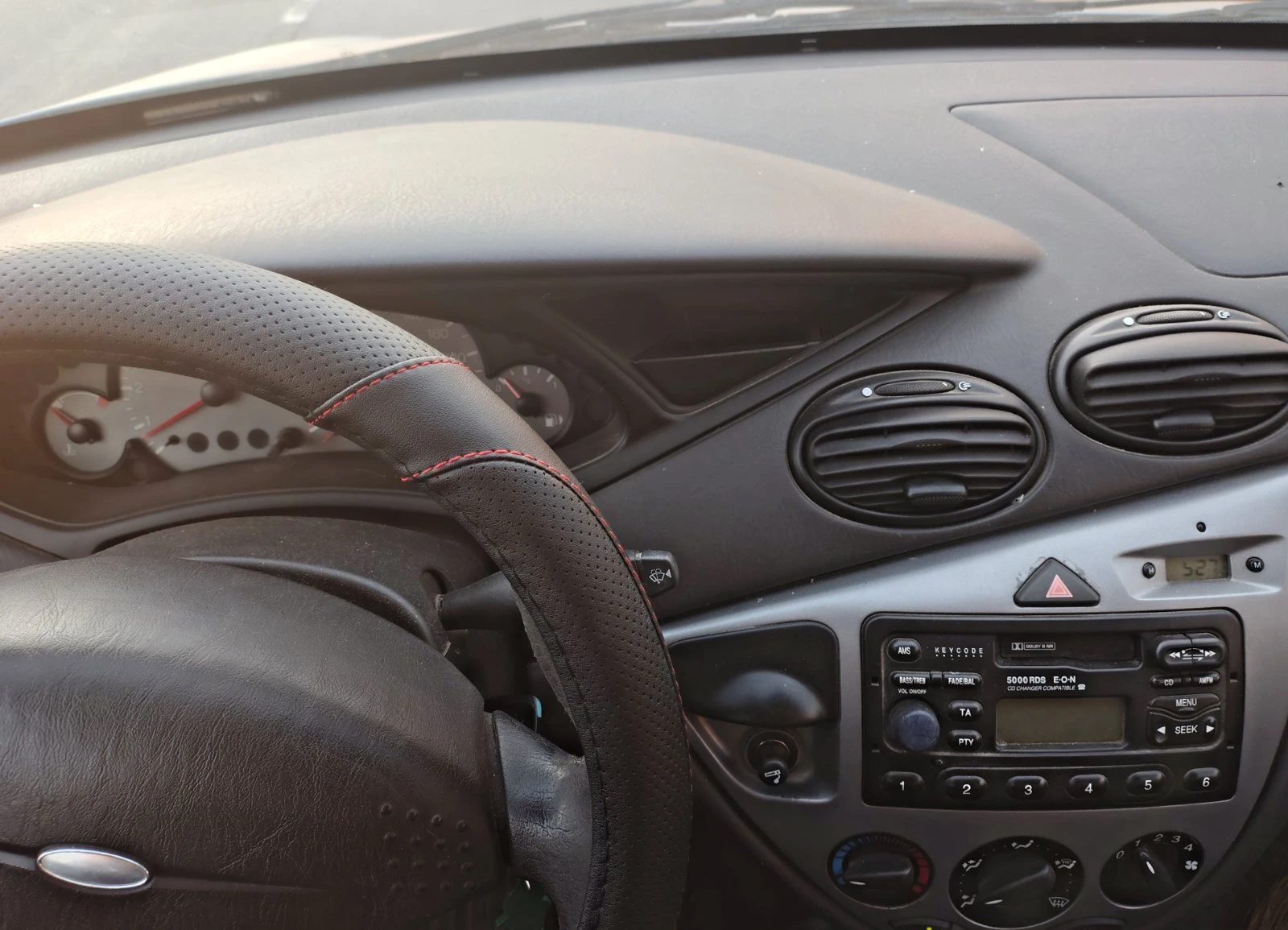 Ford Focus TDDI - изображение 6