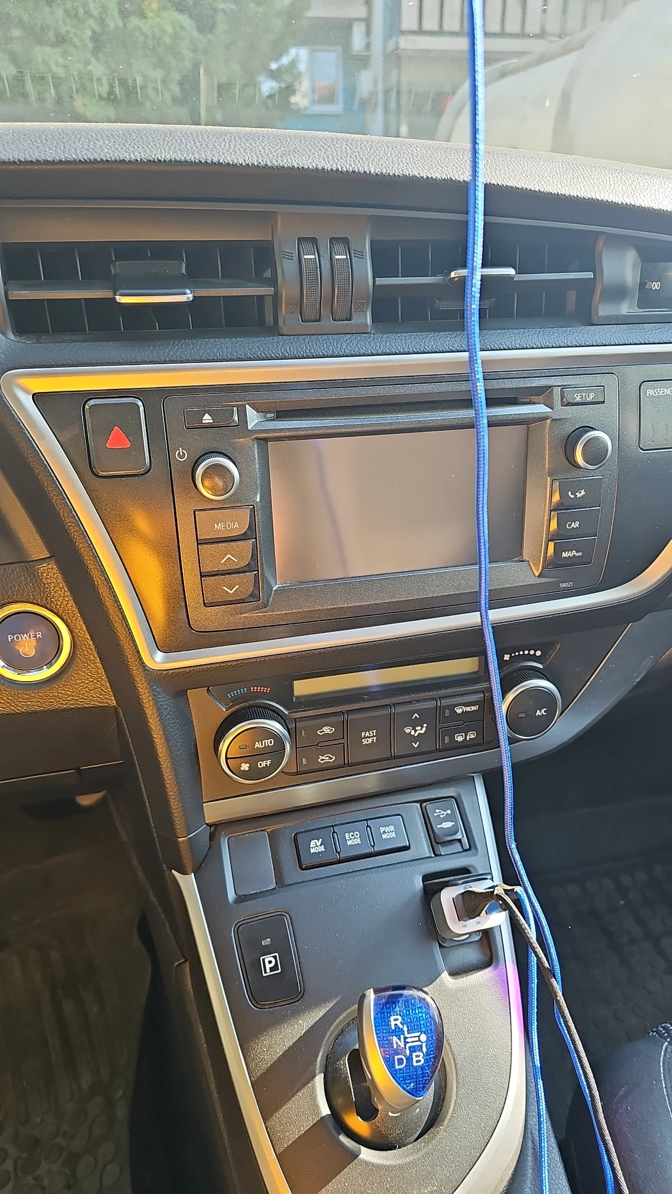 Toyota Auris 1.8i - изображение 8