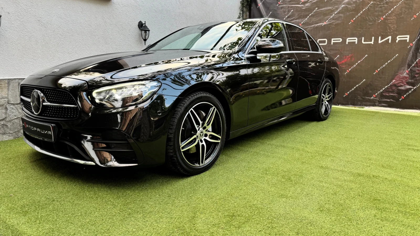 Mercedes-Benz E 220 * 4matic* AMG* ПЪЛНА СЕРВИЗНА ИСТОРИЯ* ОБСЛУЖЕНА*  | Mobile.bg — изображение 1