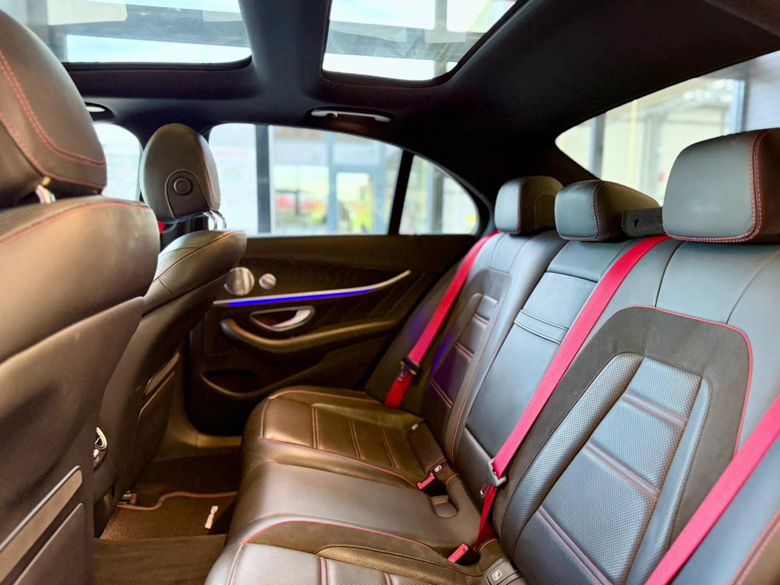 Mercedes-Benz E 53 AMG Burmester* Подгрев* Обдух* Pano* Лизинг, снимка 15 - Автомобили и джипове - 54346098
