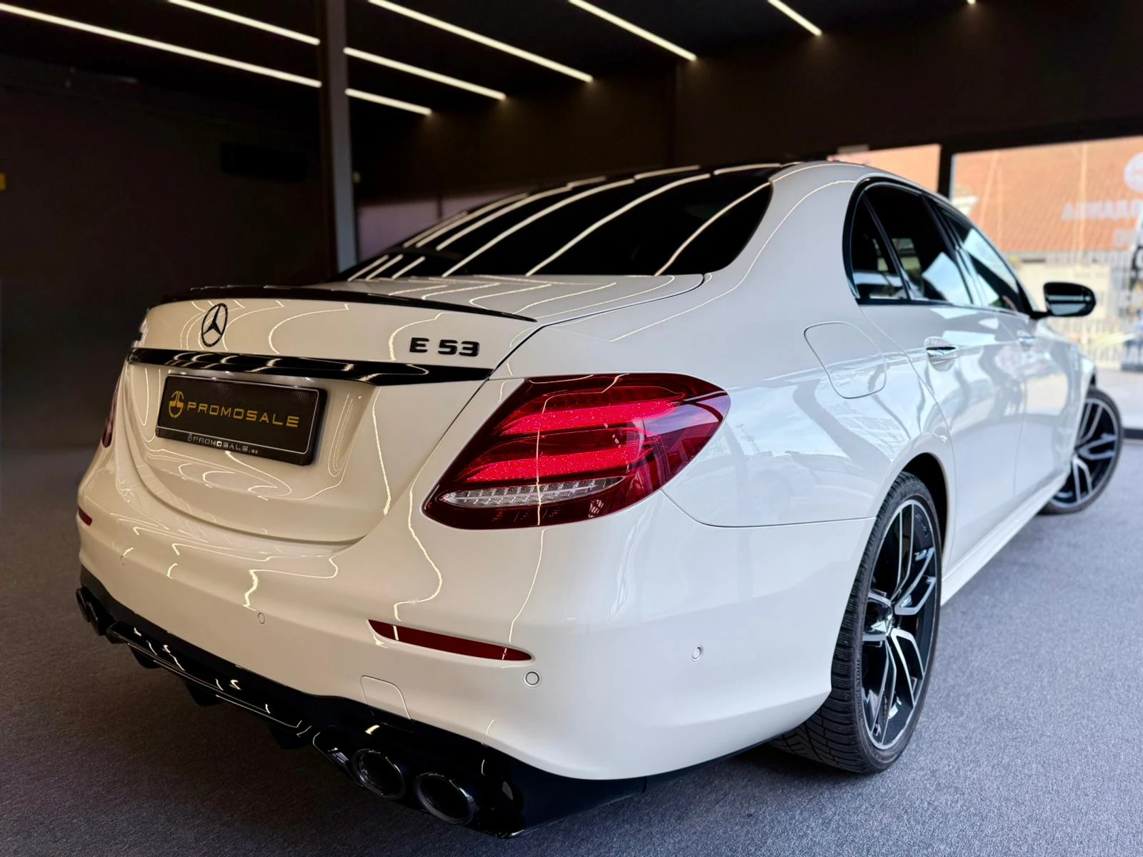 Mercedes-Benz E 53 AMG Burmester* Подгрев* Обдух* Pano* Лизинг, снимка 6 - Автомобили и джипове - 54346098