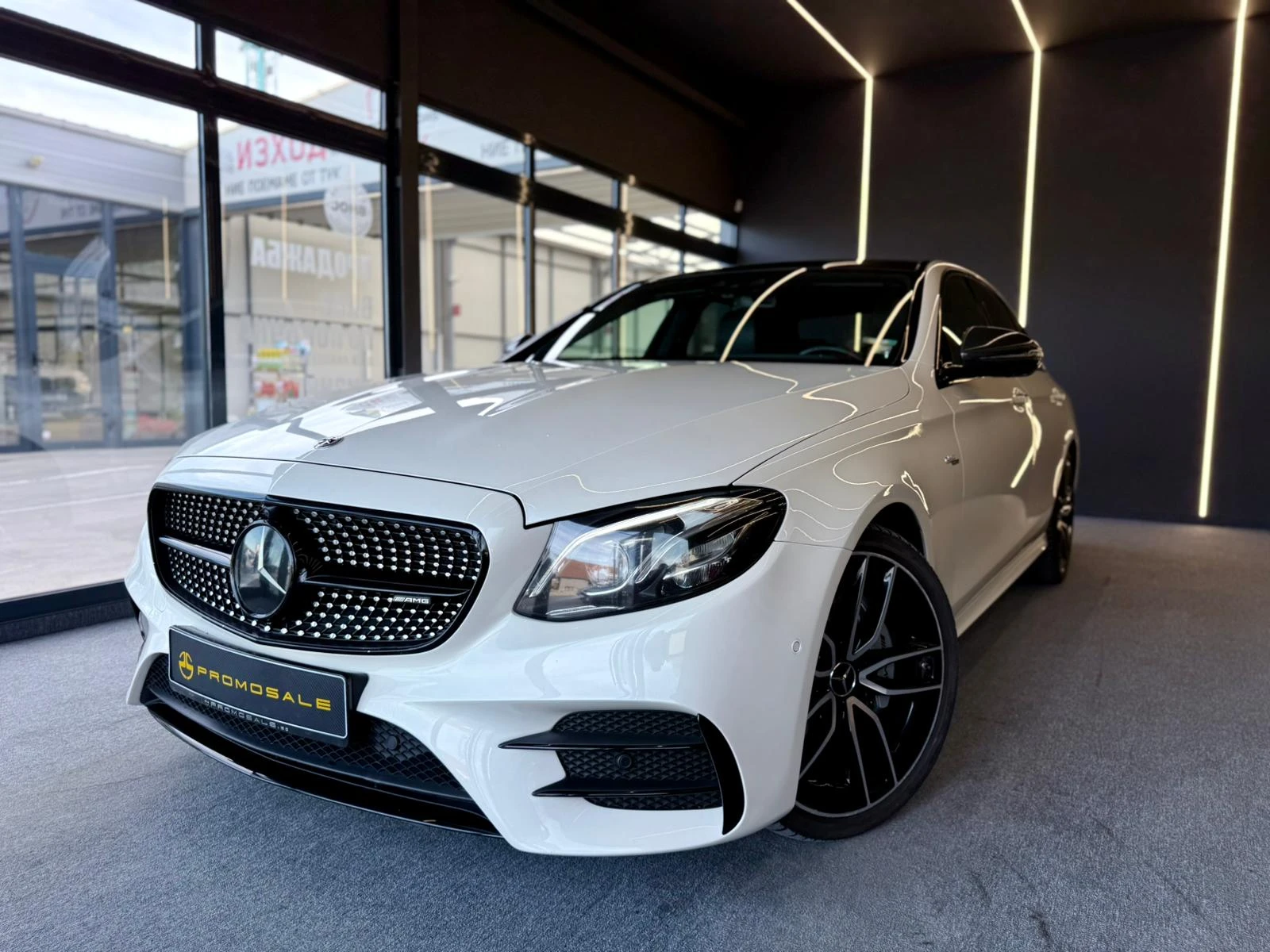Mercedes-Benz E 53 AMG Burmester* Подгрев* Обдух* Pano* Лизинг, снимка 3 - Автомобили и джипове - 54346098