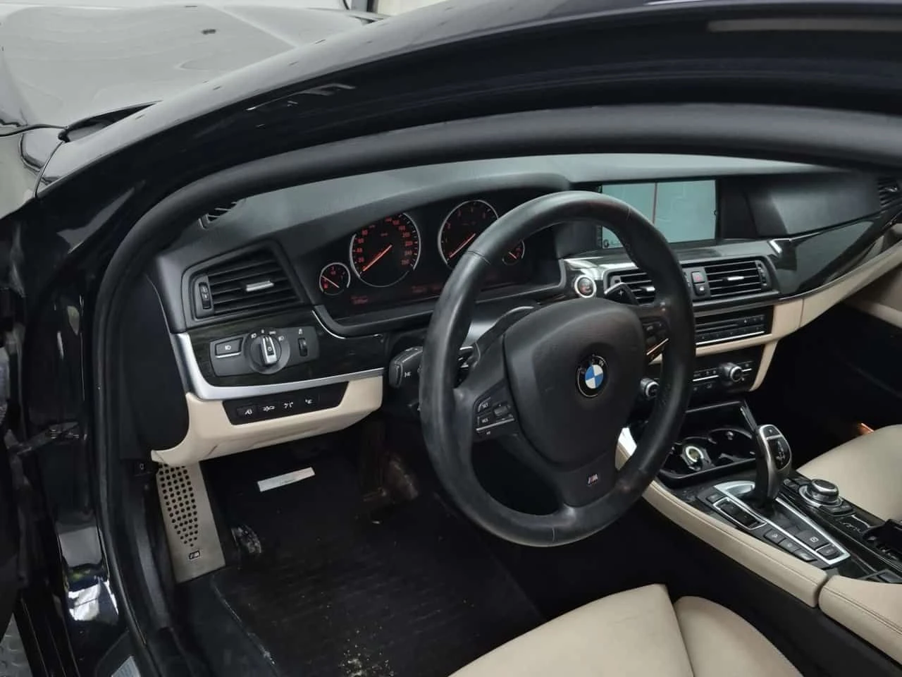 BMW 535 М ПАКЕТ/535I XDRIVE/CARFAX/ЛЕНТИ/2 КЛЮЧА/ПОДГРЕВ/, снимка 10 - Автомобили и джипове - 55270305