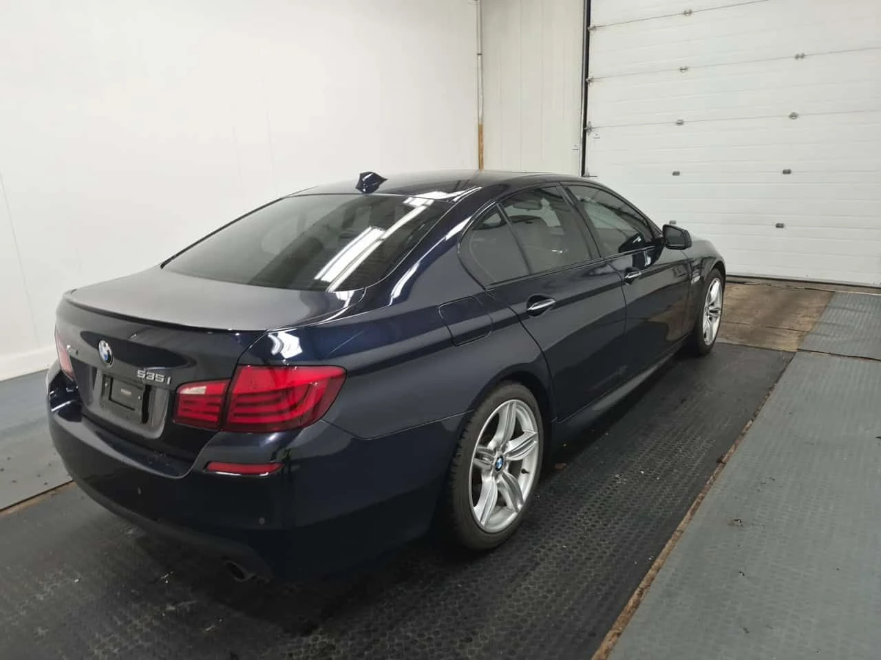 BMW 535 М ПАКЕТ/535I XDRIVE/CARFAX/ЛЕНТИ/2 КЛЮЧА/ПОДГРЕВ/, снимка 3 - Автомобили и джипове - 55270305