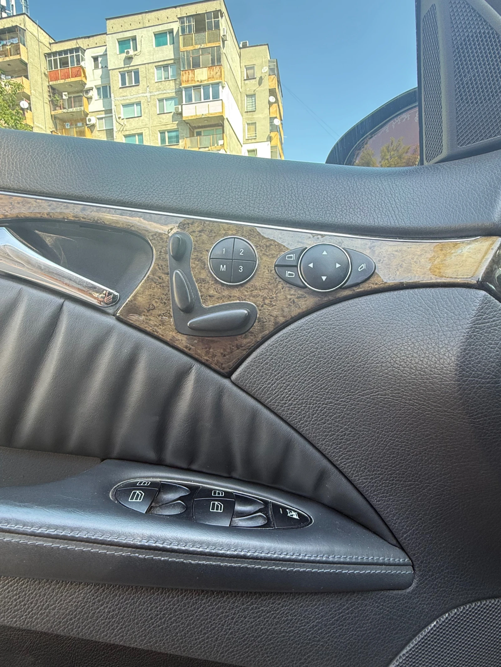 Mercedes-Benz E 320 AVANTGARDE, снимка 9 - Автомобили и джипове - 55831772