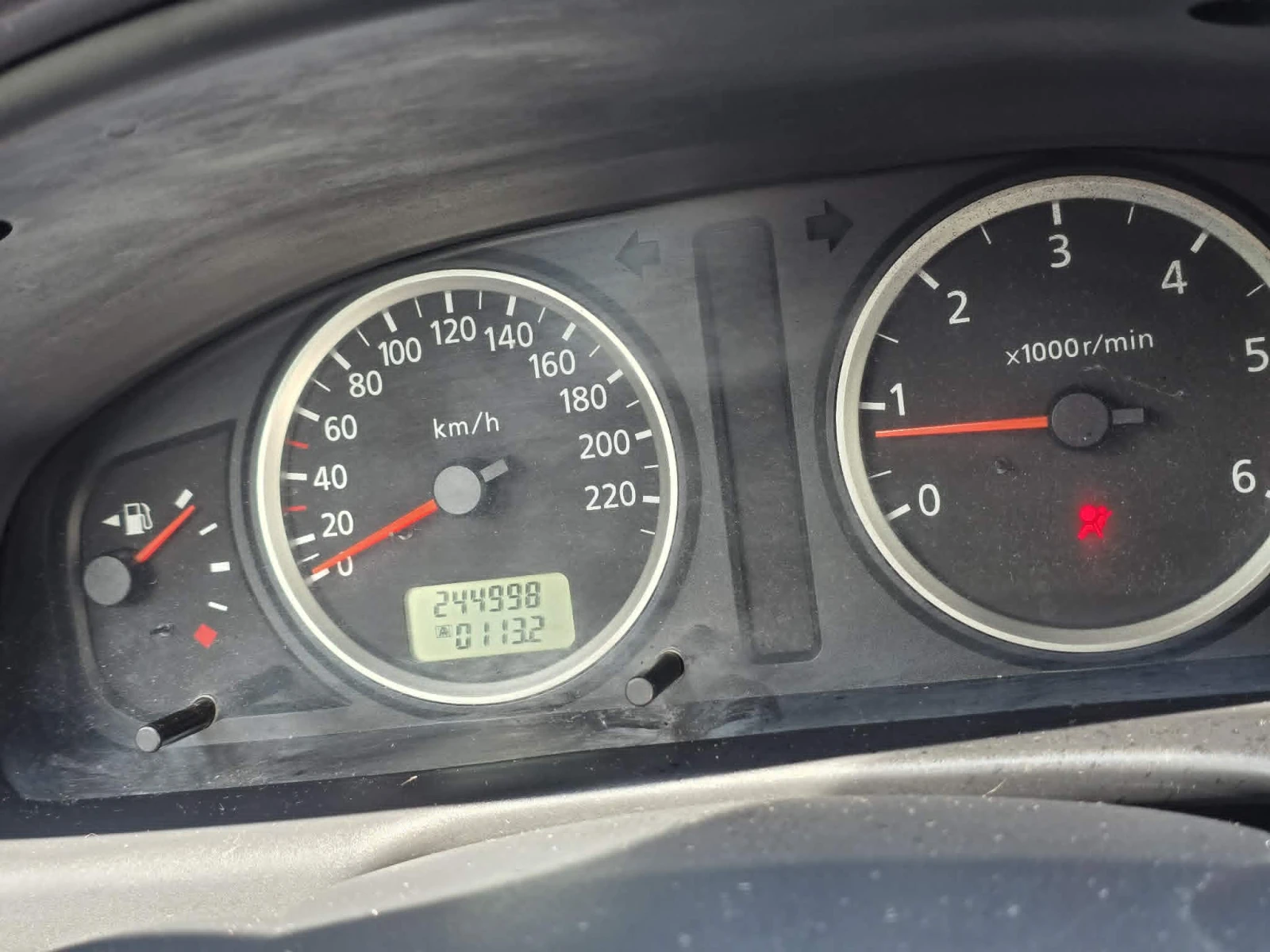 Nissan Almera 1.5 dci, снимка 5 - Автомобили и джипове - 55848361