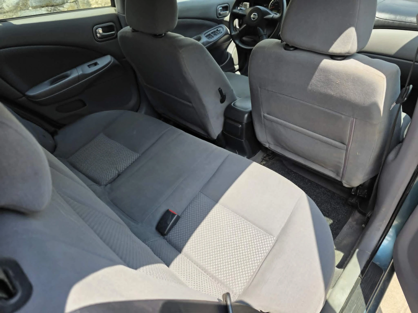 Nissan Almera 1.5 dci, снимка 8 - Автомобили и джипове - 55848361