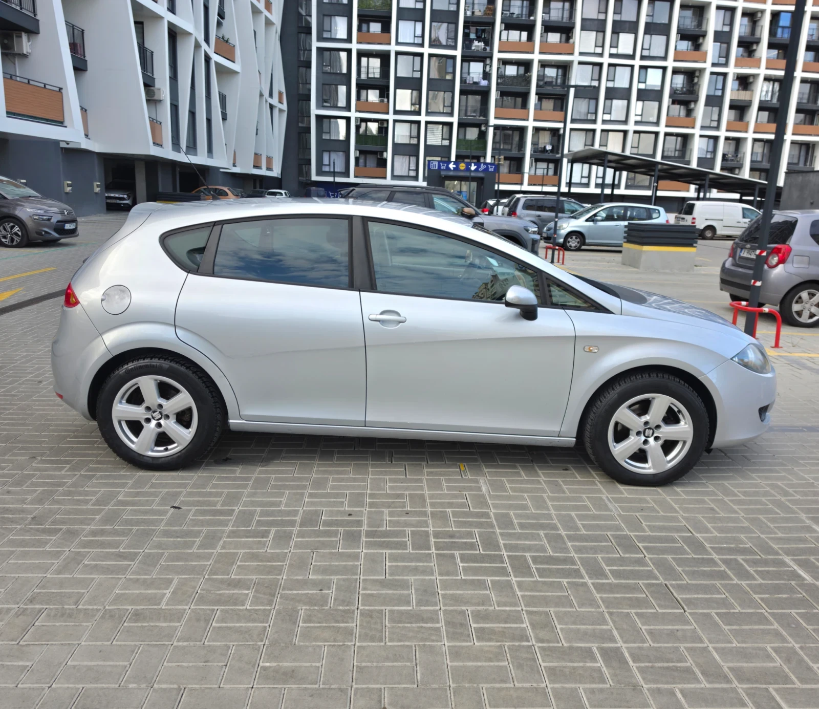 Seat Leon 1.6/Газ, снимка 2 - Автомобили и джипове - 56680596