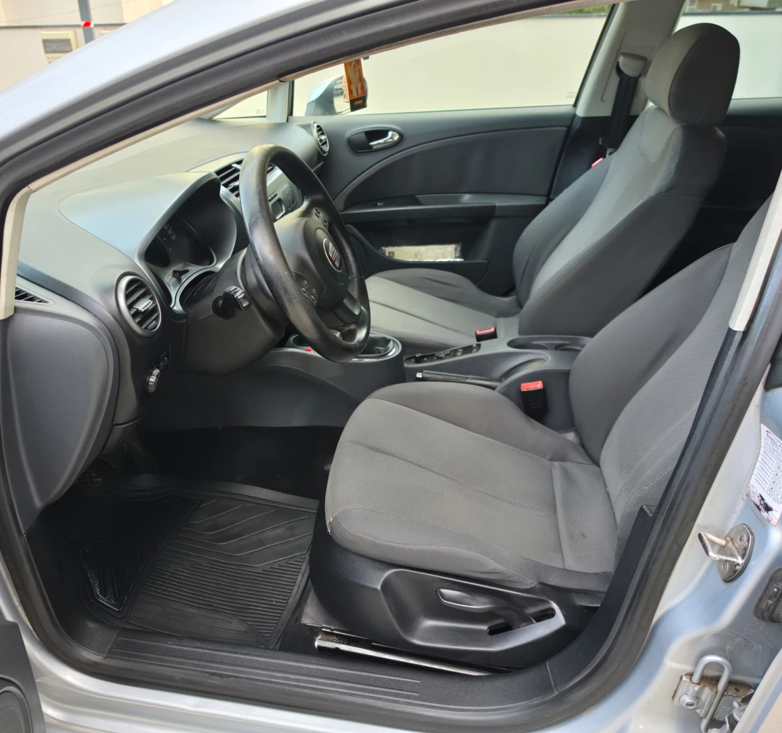Seat Leon 1.6/Газ, снимка 7 - Автомобили и джипове - 56680596