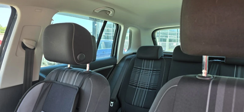 VW Tiguan Lounge Sport & Style 4Motion, снимка 9 - Автомобили и джипове - 52131324