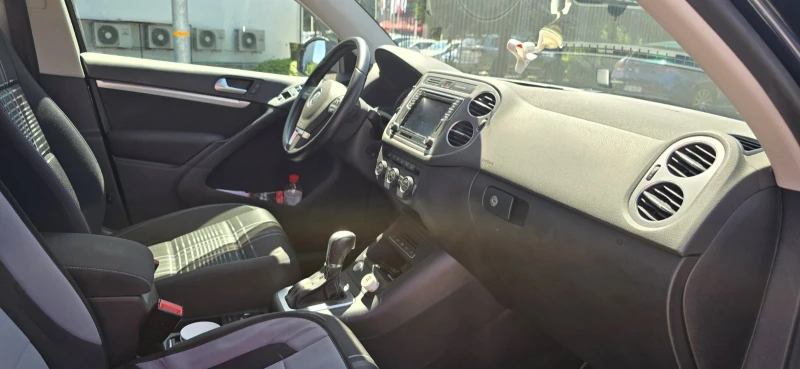 VW Tiguan Lounge Sport & Style 4Motion, снимка 7 - Автомобили и джипове - 52131324