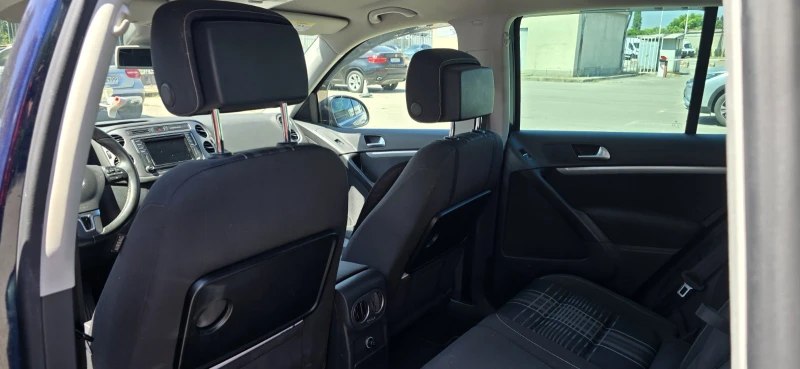 VW Tiguan Lounge Sport & Style 4Motion, снимка 10 - Автомобили и джипове - 52131324