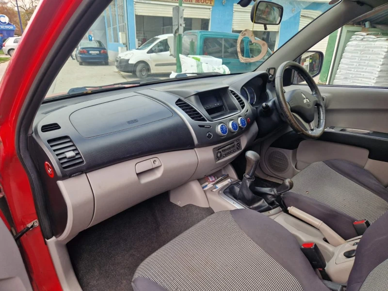 Mitsubishi L200 2.5 136 к.с.десен волан, снимка 13 - Автомобили и джипове - 52405086