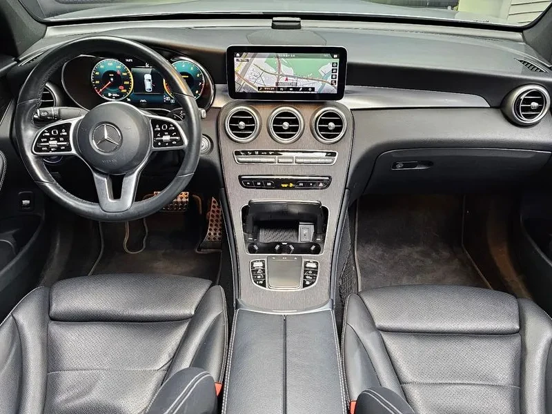 Mercedes-Benz GLC 300 4Matic Premium Coupe, снимка 7 - Автомобили и джипове - 55311478