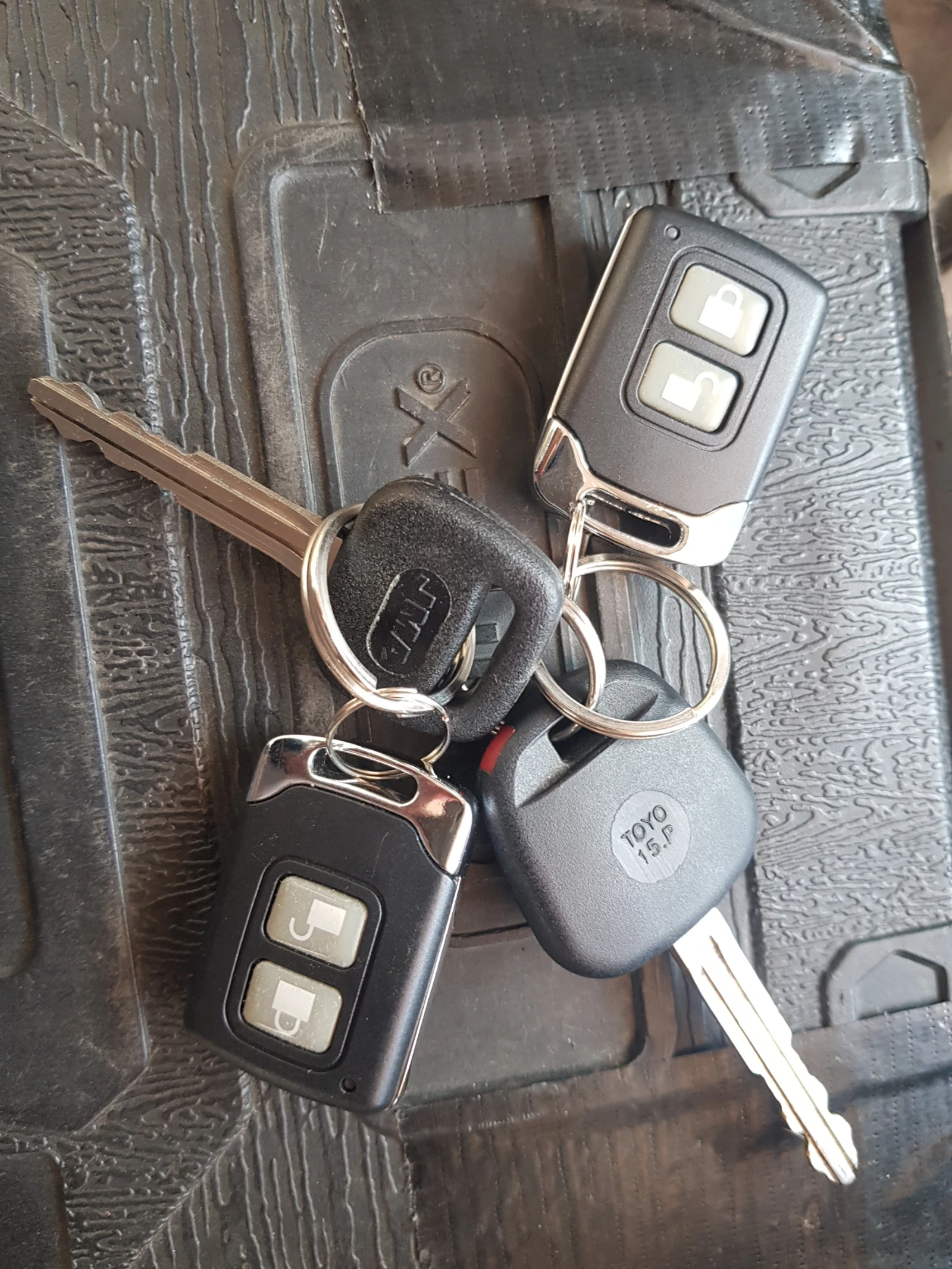 Toyota Rav4  - изображение 8