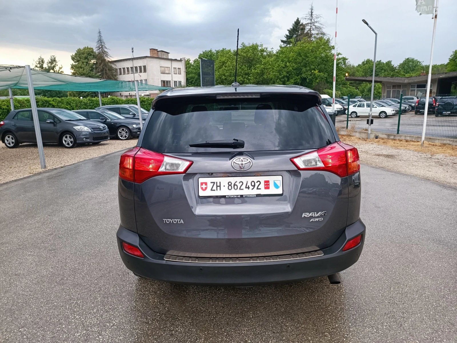Toyota Rav4 2.0i-151кс-ШВЕЙЦАРИЯ-РЪЧКА-6ск-4х4-FULL екстри - изображение 4