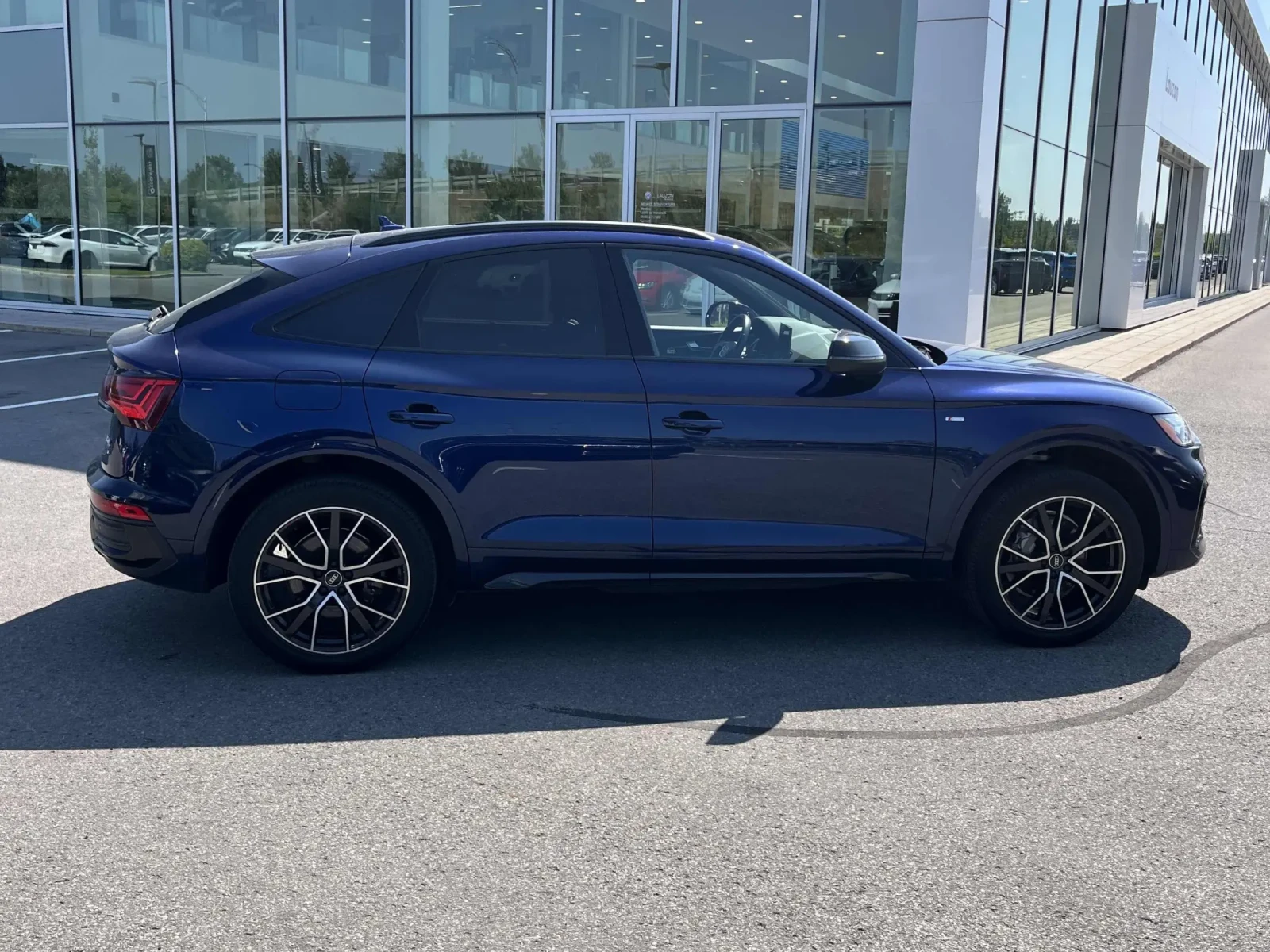 Audi Q5 45TFSI* BLACK PACKAGE* Цена до България* (Carfax) - изображение 4