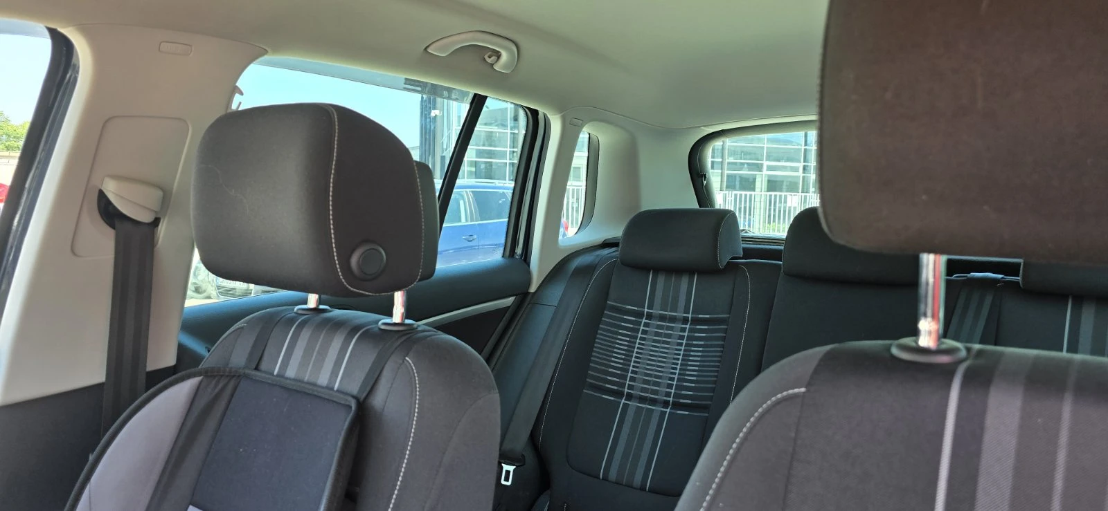 VW Tiguan Lounge Sport & Style 4Motion - изображение 9