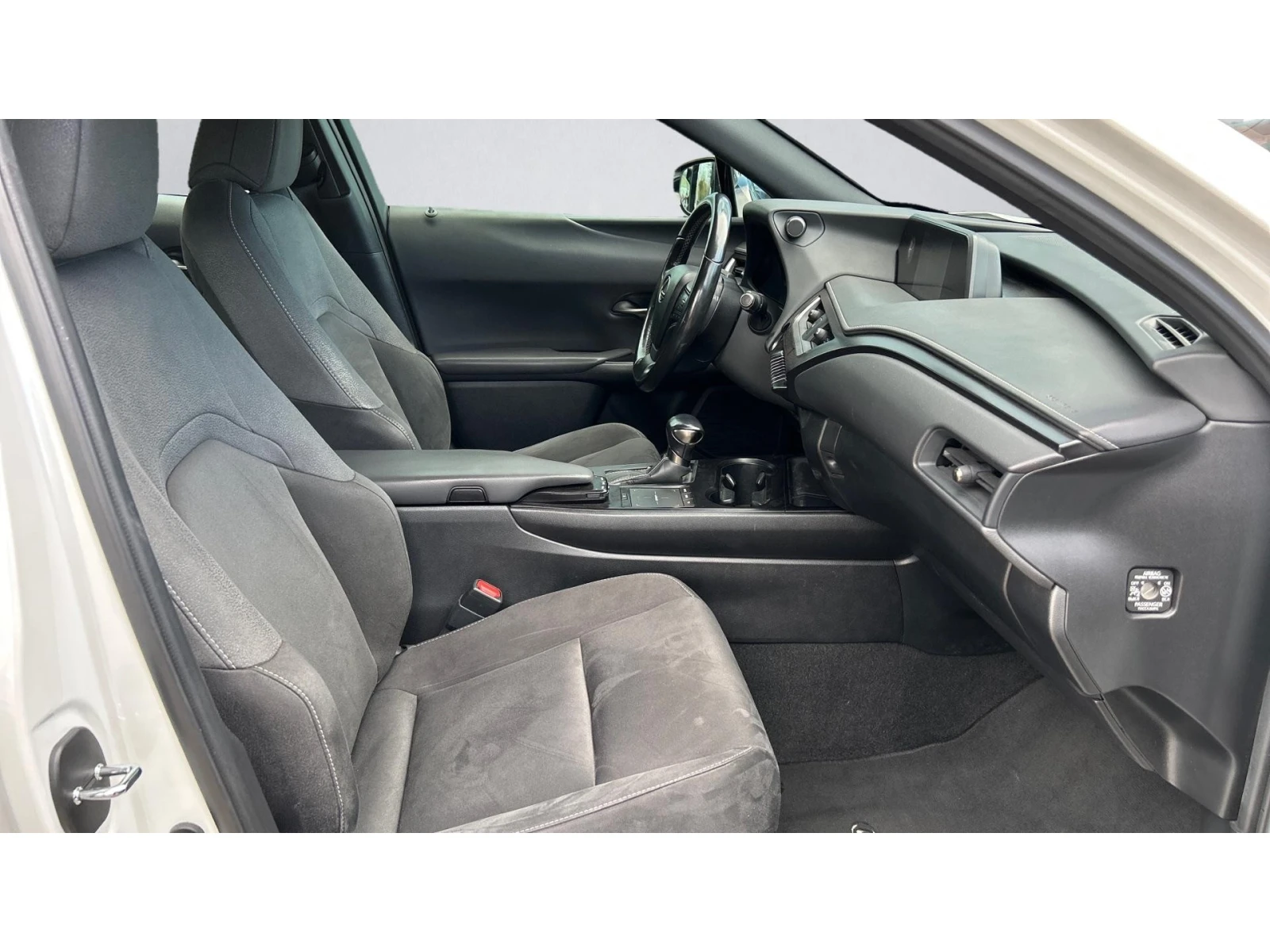 Lexus UX 250h Месечна вноска от 565 лв. - изображение 6